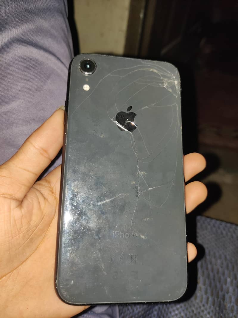 Apple iPhone XR 4