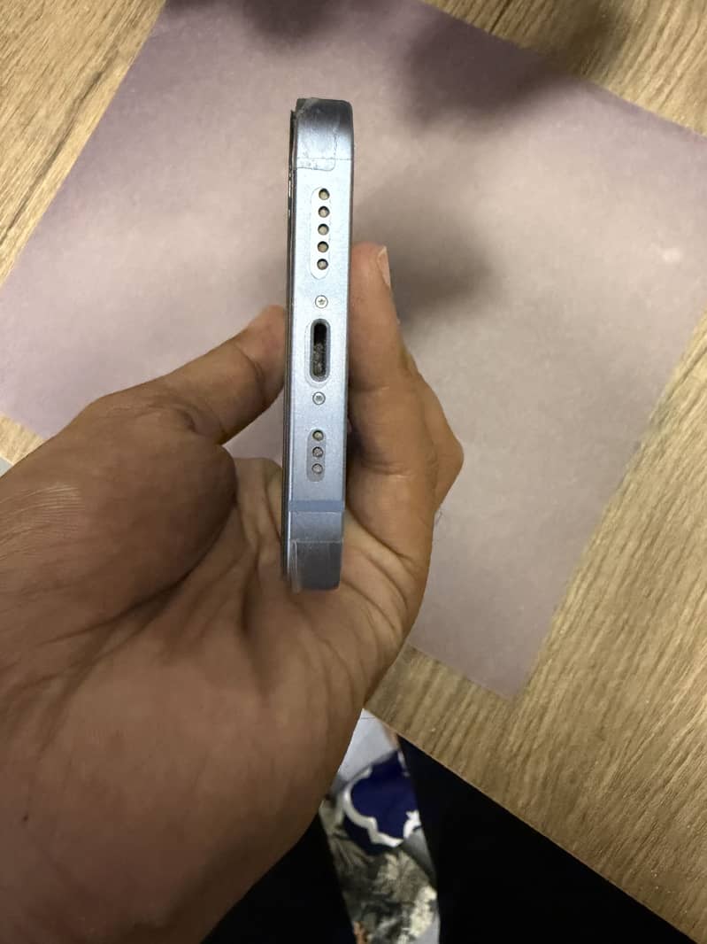 Apple iPhone 14 3
