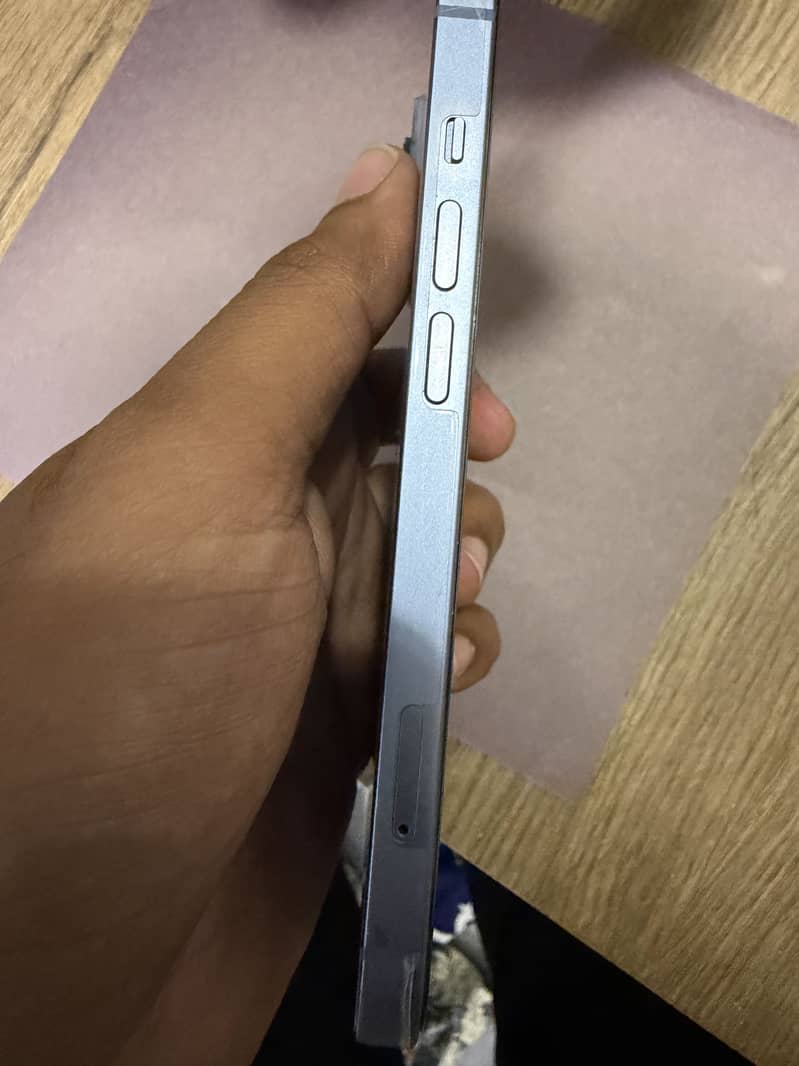 Apple iPhone 14 4