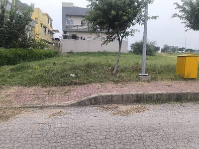 14 Marla Gali Corner Plot for Sale in Sector F-1, Phase 08, Rawalpindi