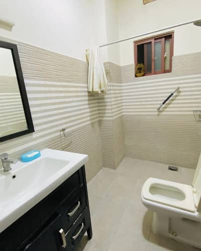 *"Daily basis short-time apartments available in Bahria Town. Fully furnished with all basic amenities. Ideal for short stays or guests. Contact for booking and details. "*