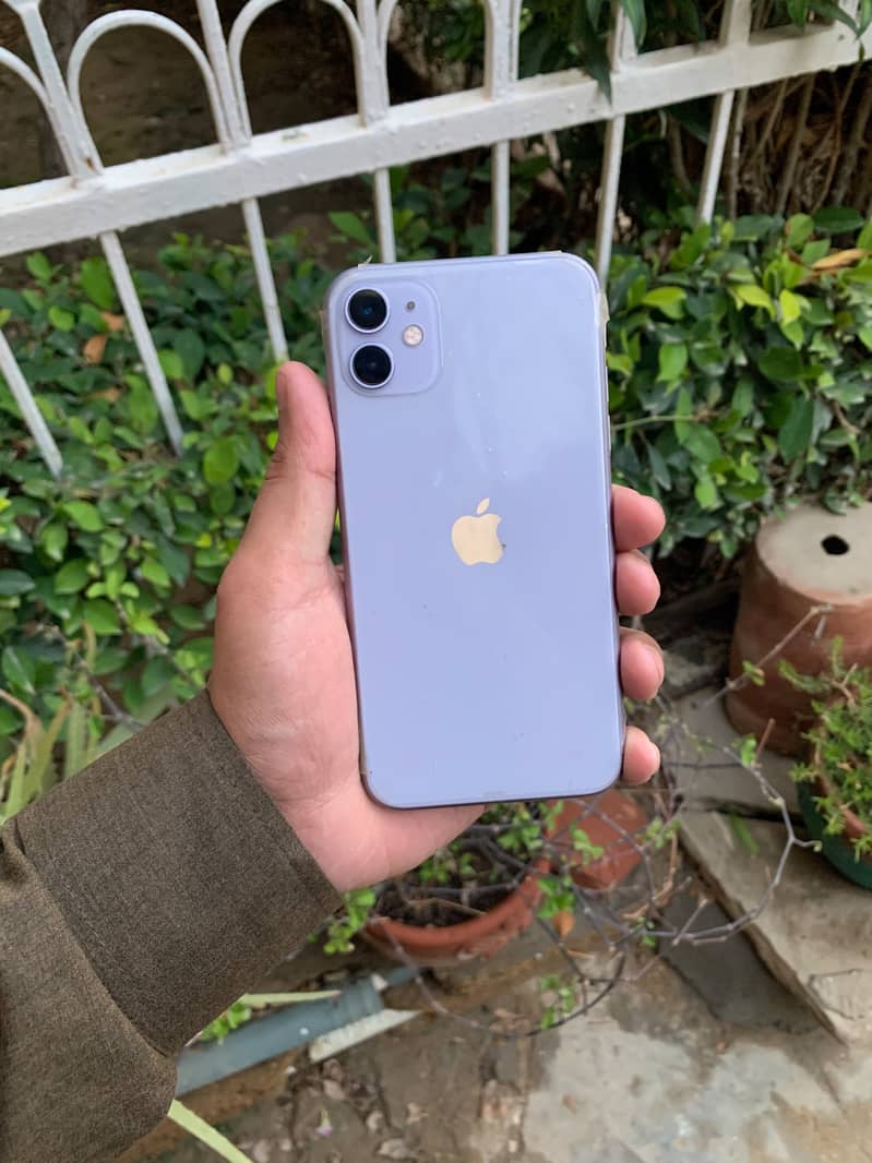 Apple iPhone 11 3