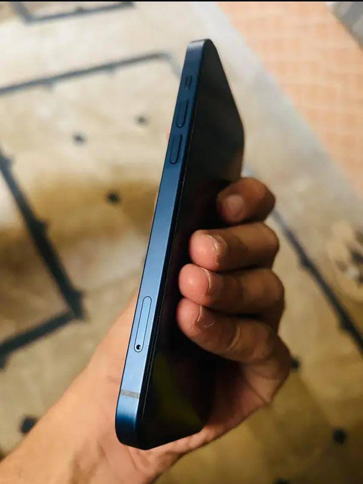 Apple iPhone 12 2