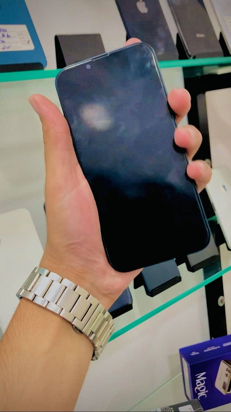 iPhone 13 Waterpack 1