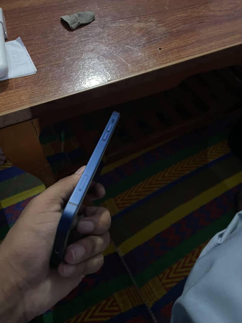 Apple iPhone 12 0