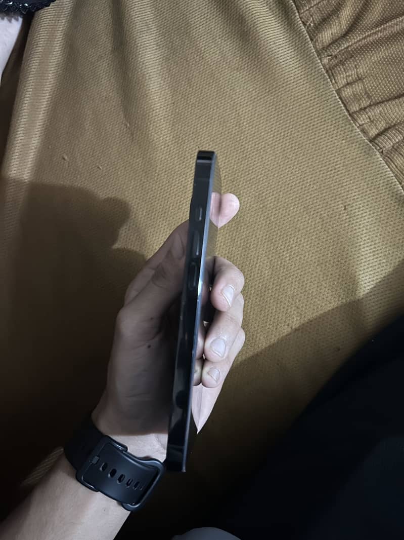 Apple iPhone 14 Pro 2