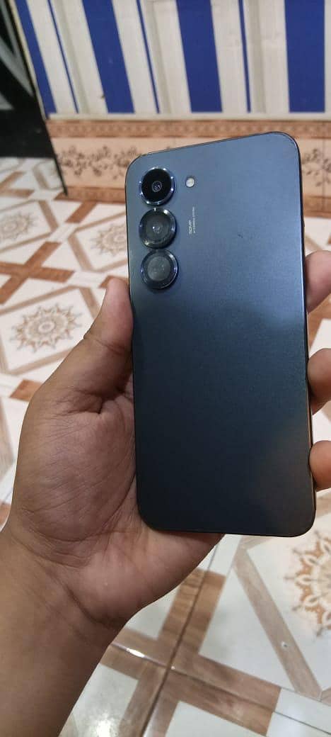 Tecno Spark 40 pro 4