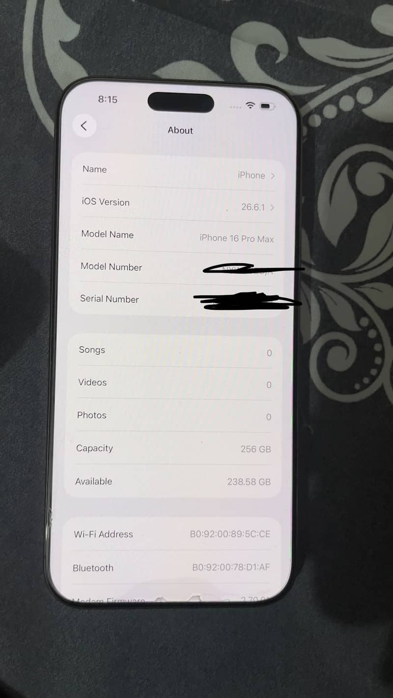 Apple iPhone 16 Pro Max 4