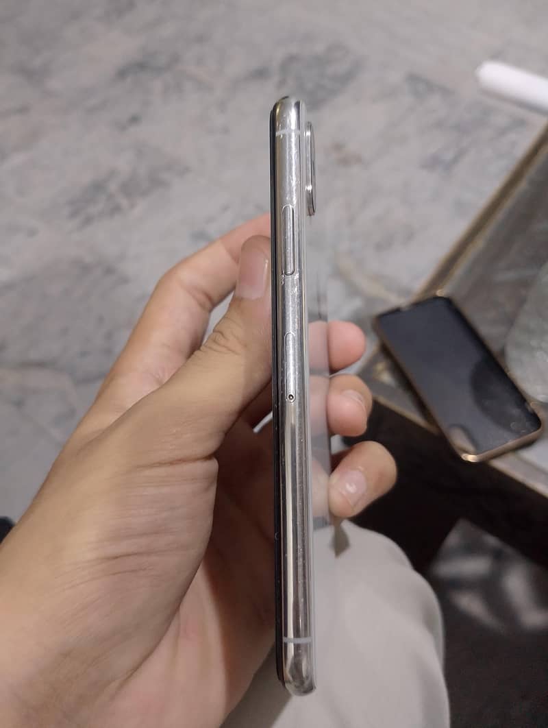 Apple iPhone X 2
