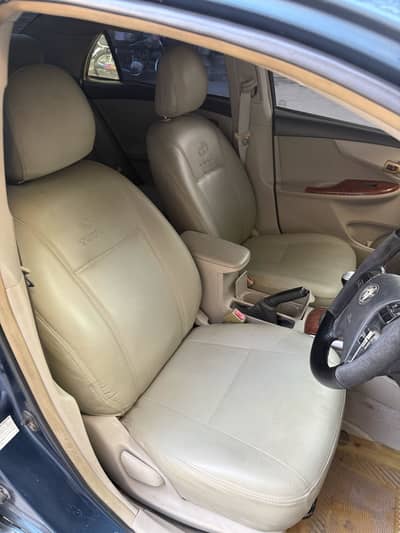 Toyota Corolla Altis 2012