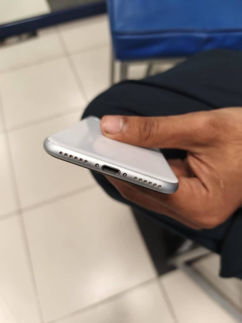 Apple iPhone SE 3