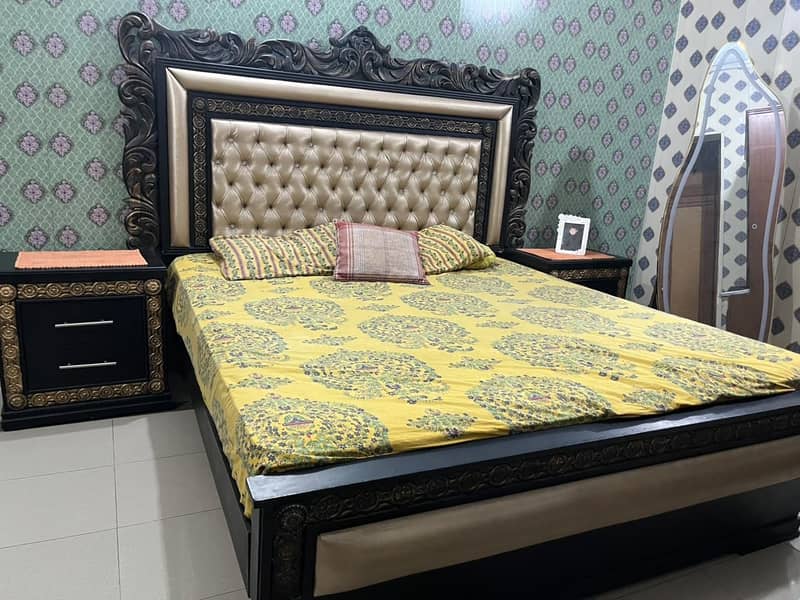 King size bed 2