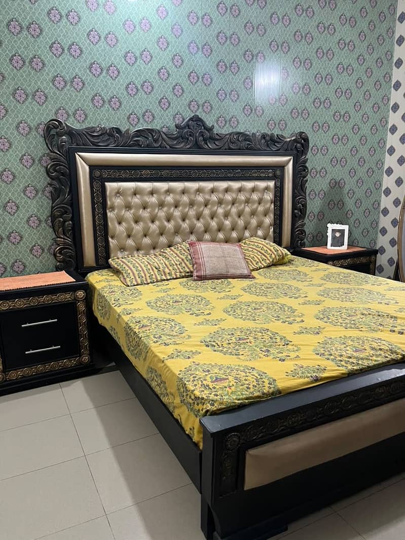 King size bed 3