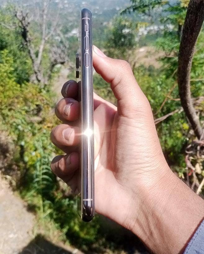 Apple iPhone XS Max 2