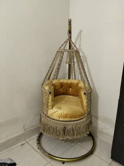 Beautiful Hanging Swing Chair / Jhoola – Excellent Condition