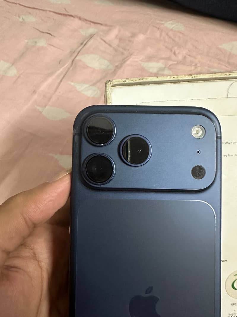Apple iPhone 17 Pro Max 7