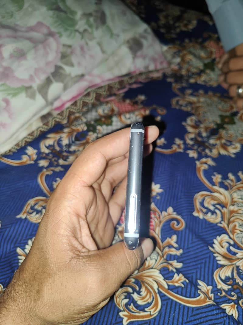 Samsung Mobile S8 Plus 2