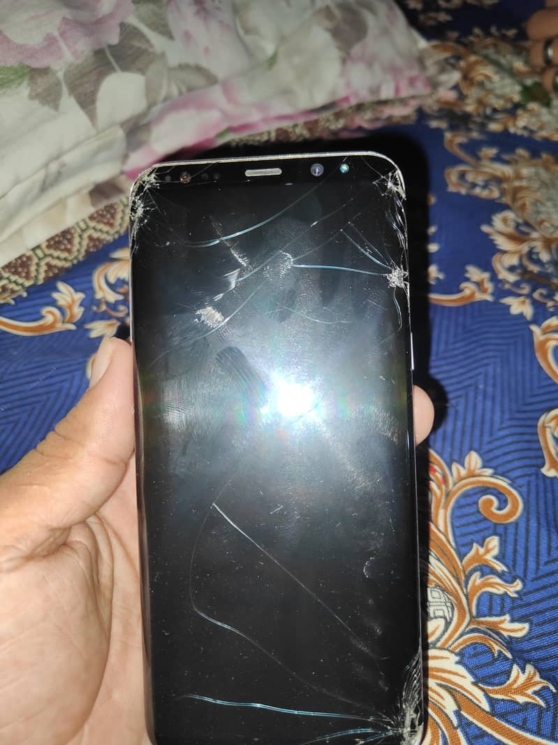 Samsung Mobile S8 Plus 3