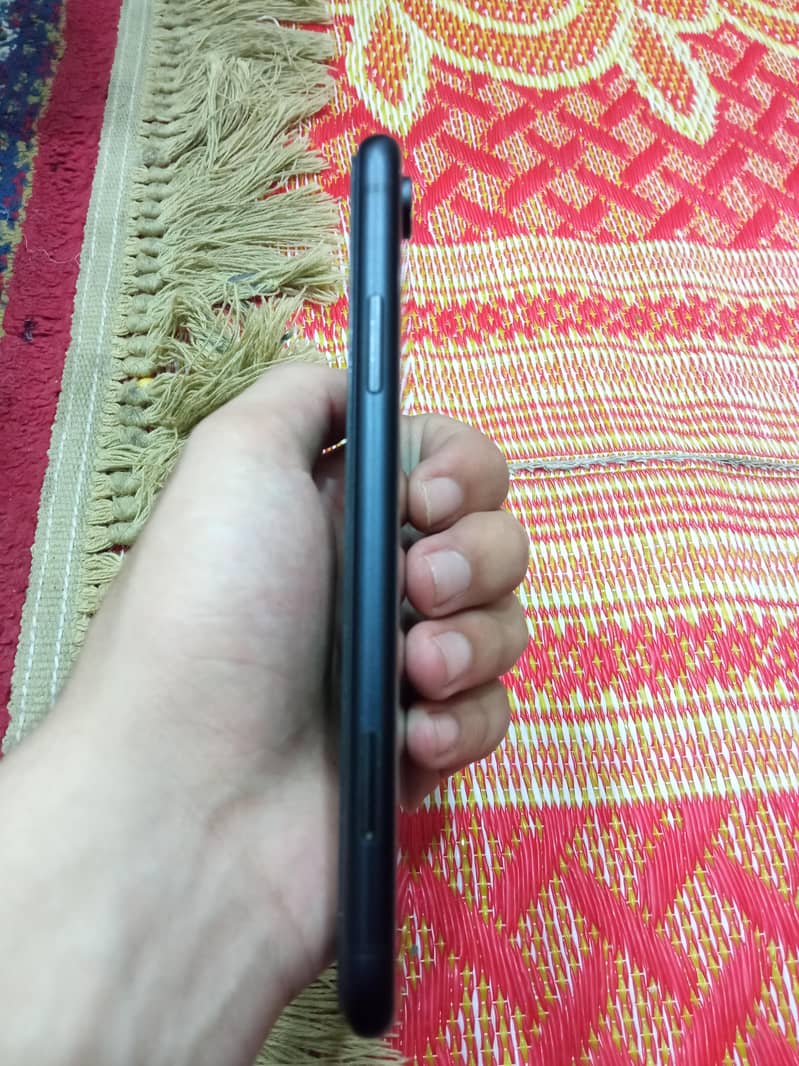 Apple iPhone XR 3