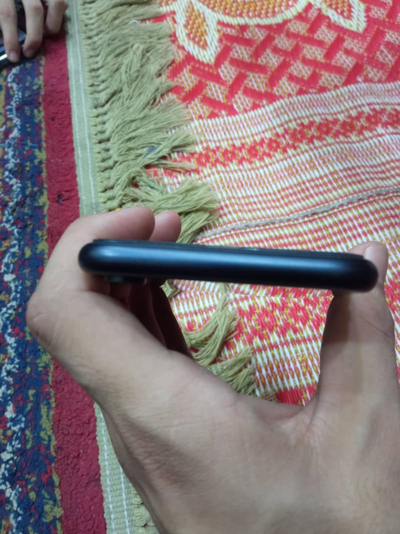 Apple iPhone XR 4