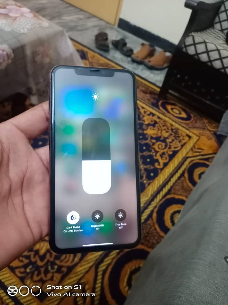 Apple iPhone 11 Pro Max 2