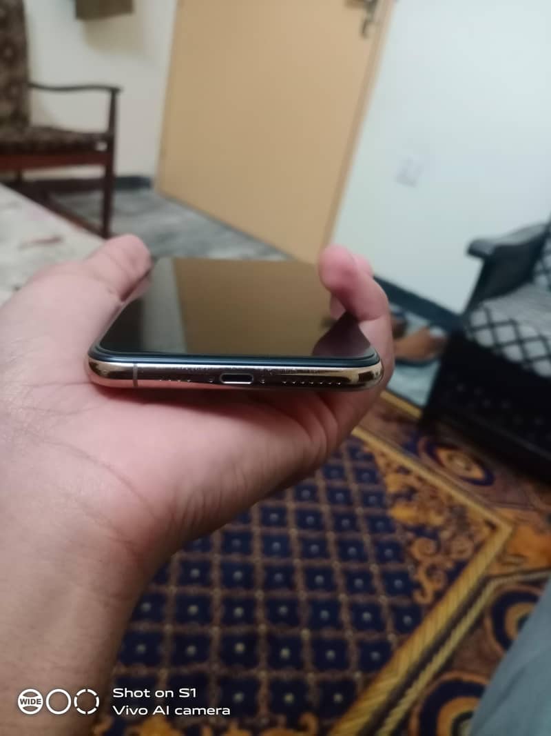 Apple iPhone 11 Pro Max 3