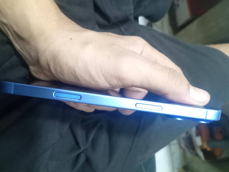Apple iPhone 16 Plus 2