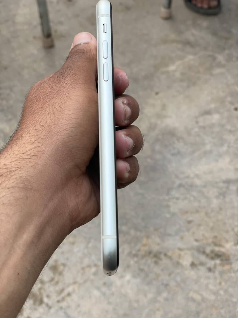 Apple iPhone 11 2