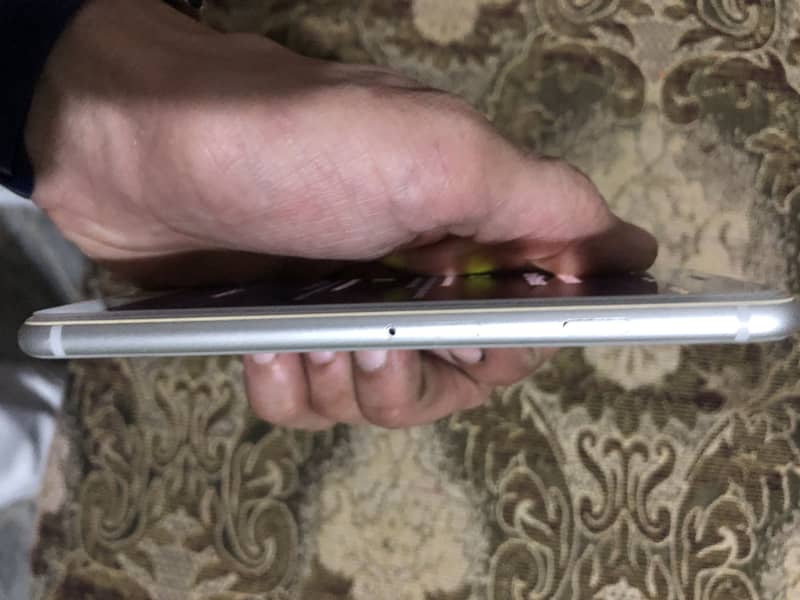 Apple iPhone 8 6