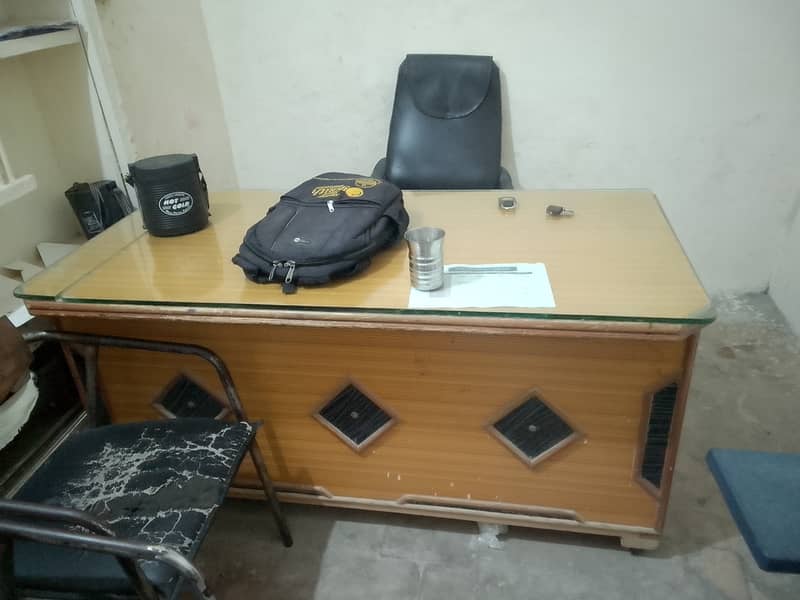Well condition table and frame. 1
