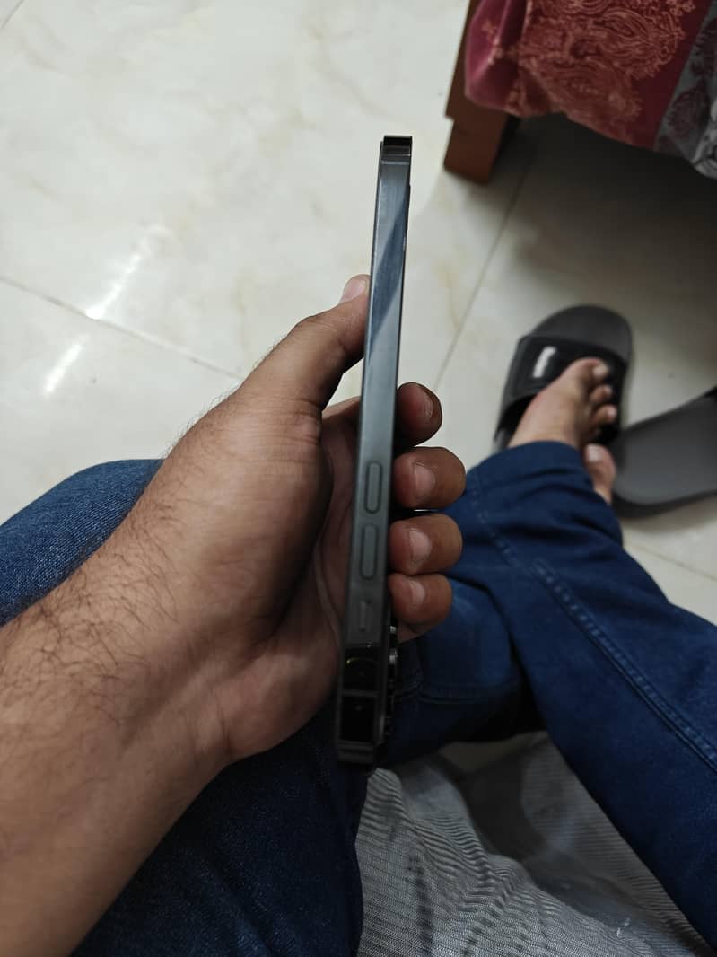 Apple iPhone 14 Pro Max 2