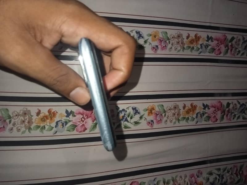 OPPO A76 3