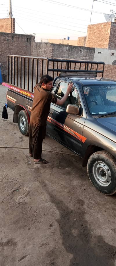 Toyota hilax 2003 model 03067834062