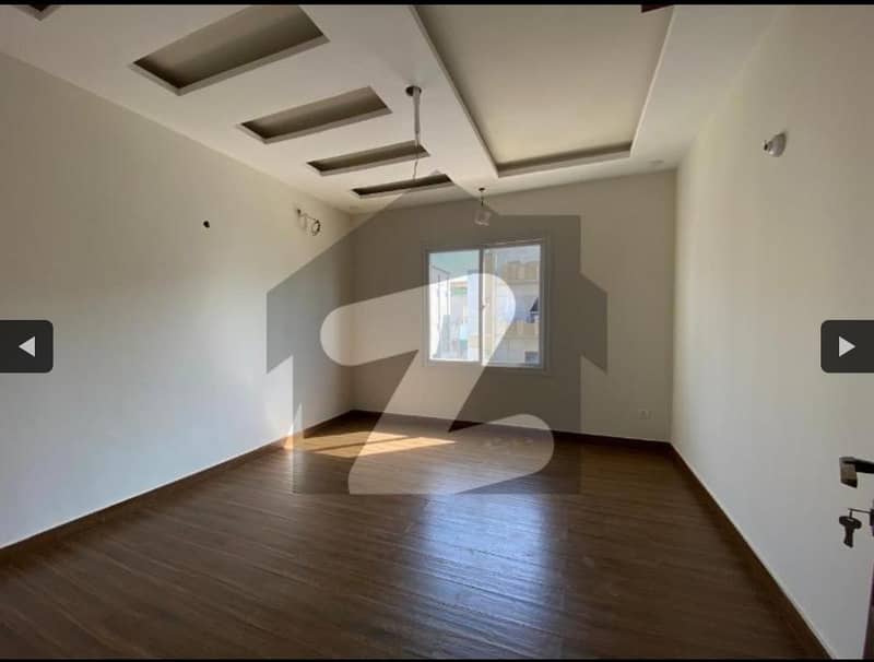 WELL MAINTAINED FLAT LIKE NEW 0