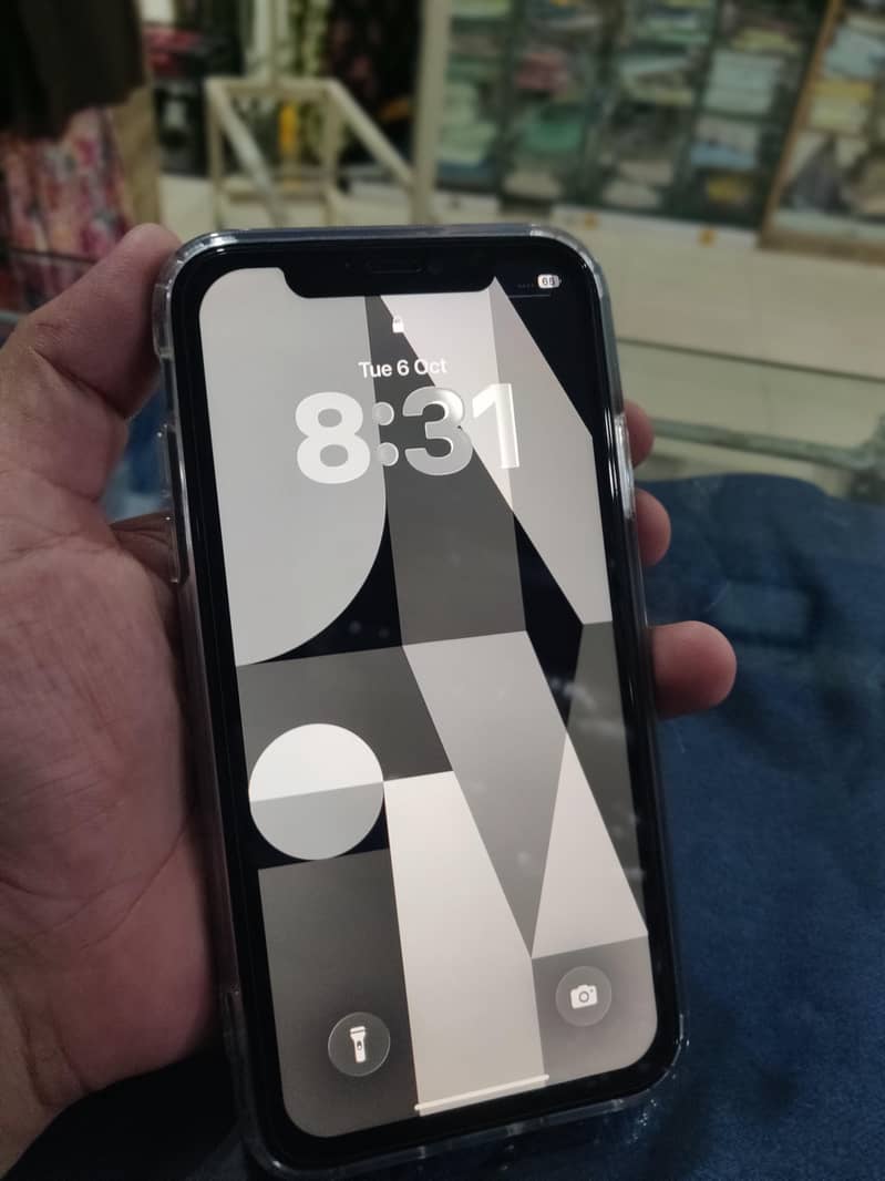 Apple iPhone 11 0