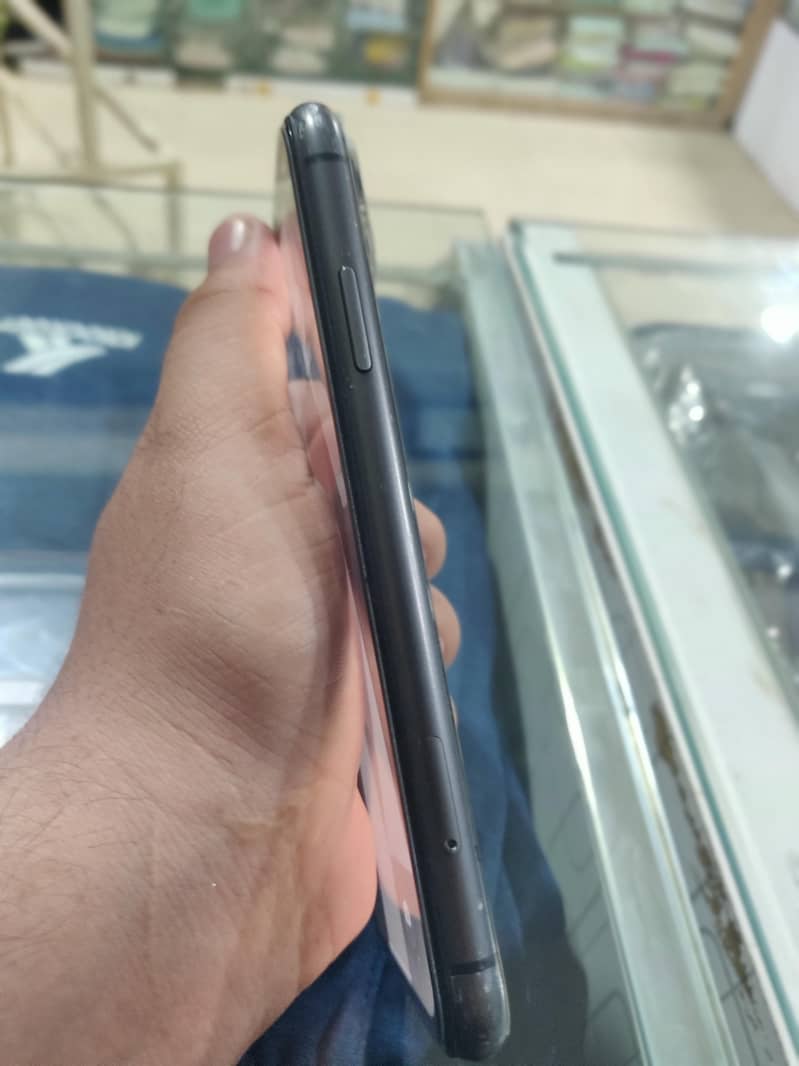 Apple iPhone 11 2