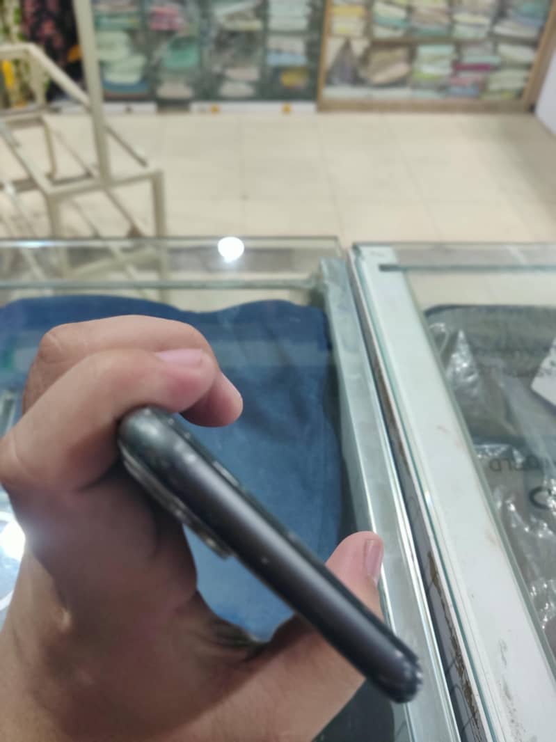 Apple iPhone 11 5