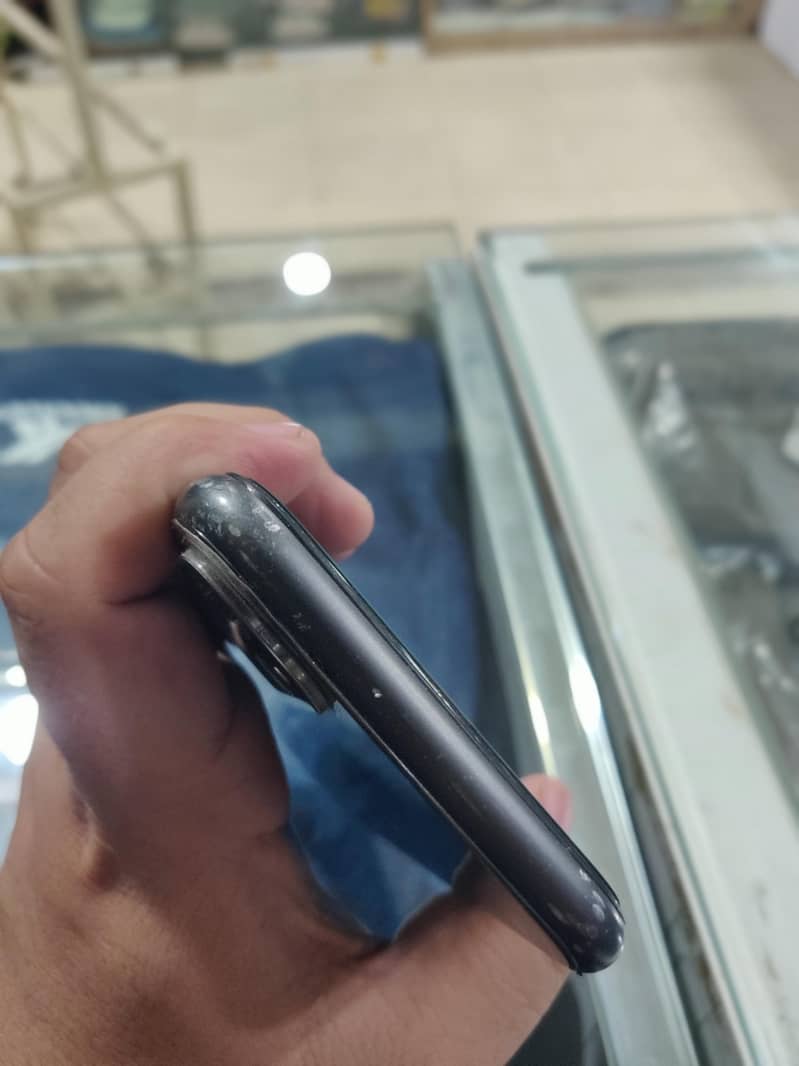 Apple iPhone 11 7