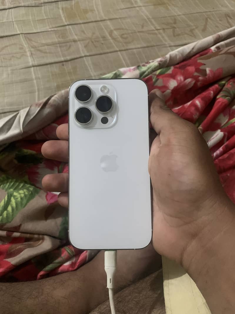 Apple iPhone 14 Pro 1