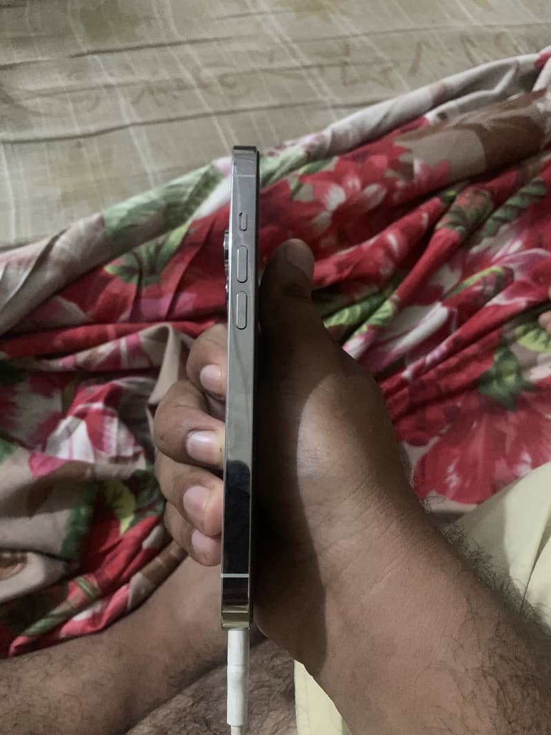 Apple iPhone 14 Pro 8