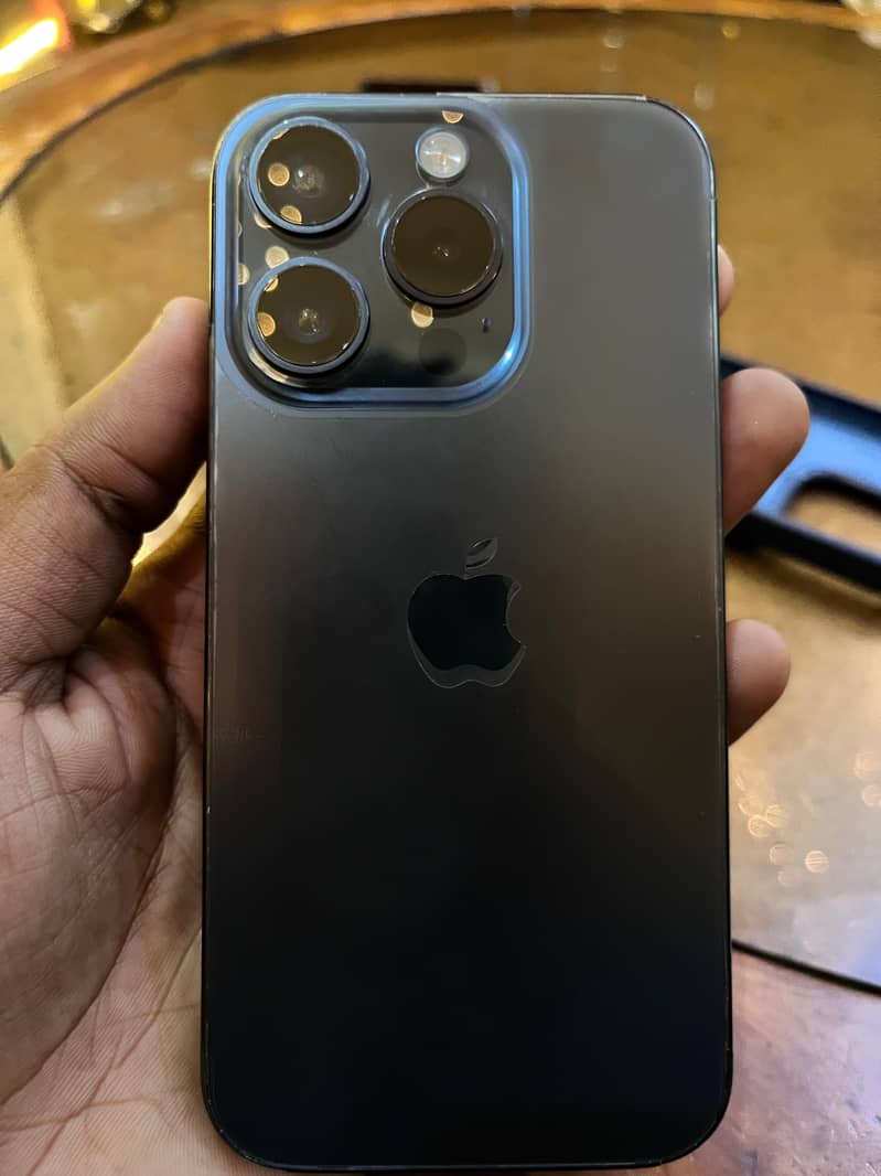 Apple iPhone 15 Pro 0