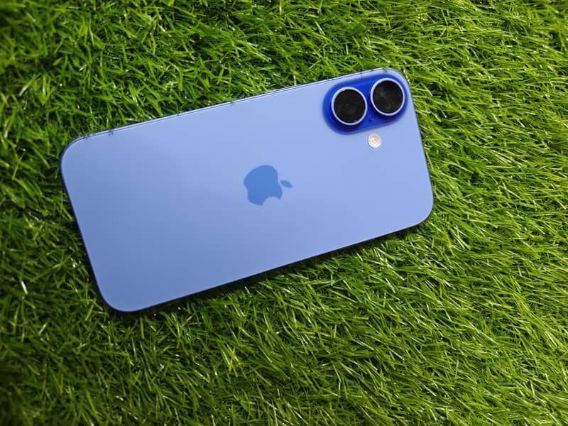 Apple iPhone 16 2