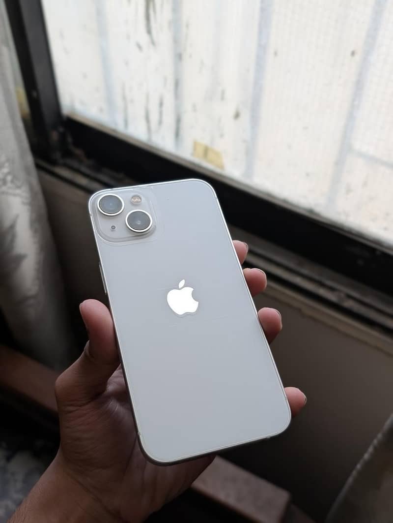 Apple iPhone 13 0