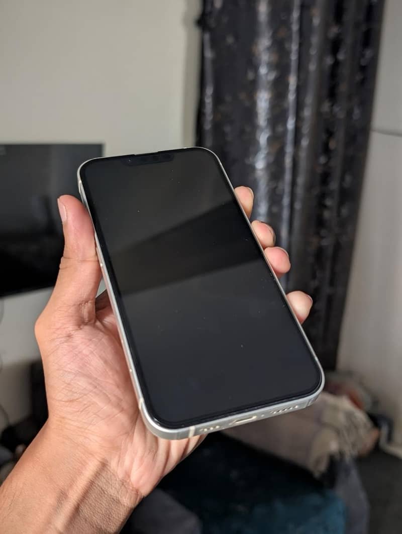 Apple iPhone 13 1