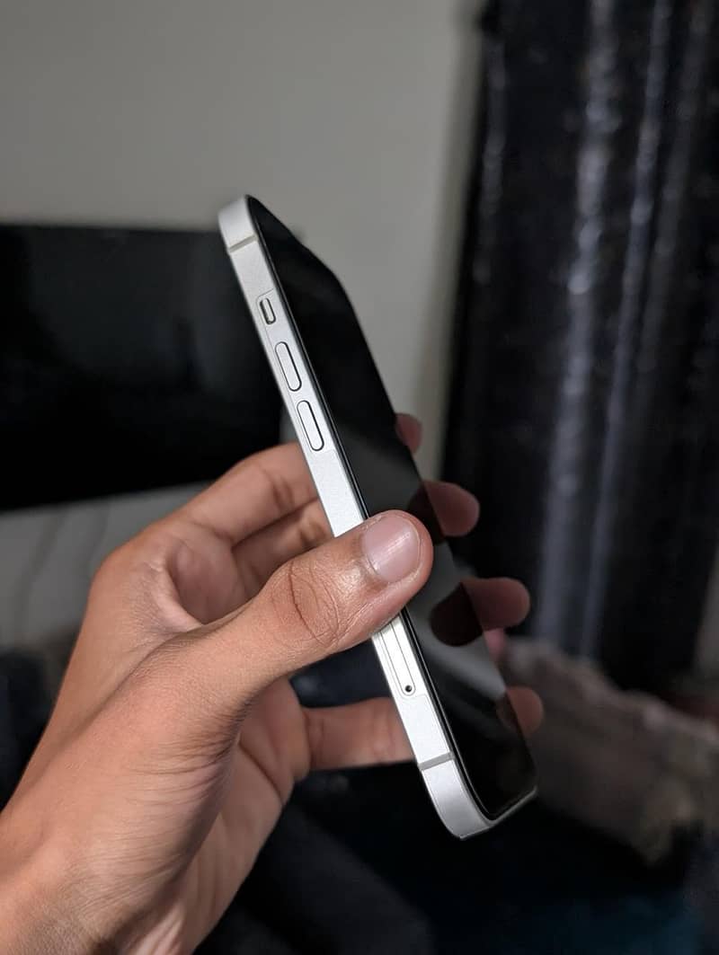 Apple iPhone 13 3