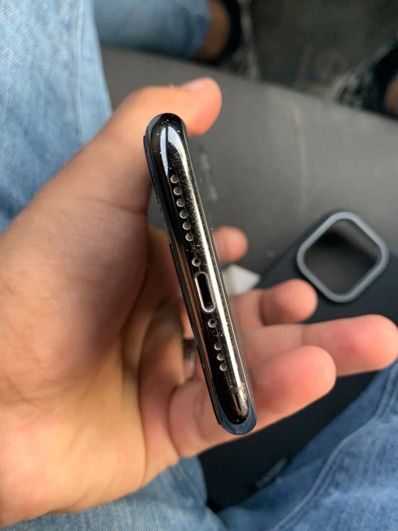 Apple iPhone 11 Pro 0
