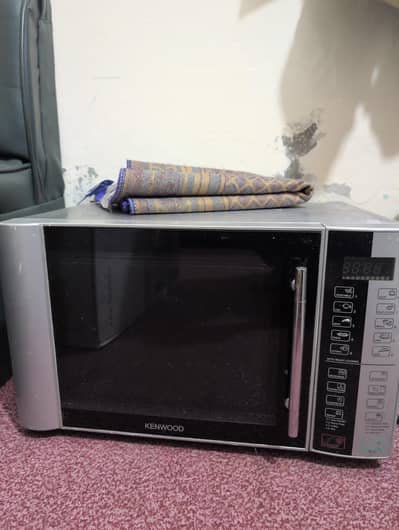 Kenwood MW786 28L Grill & Simple Oven