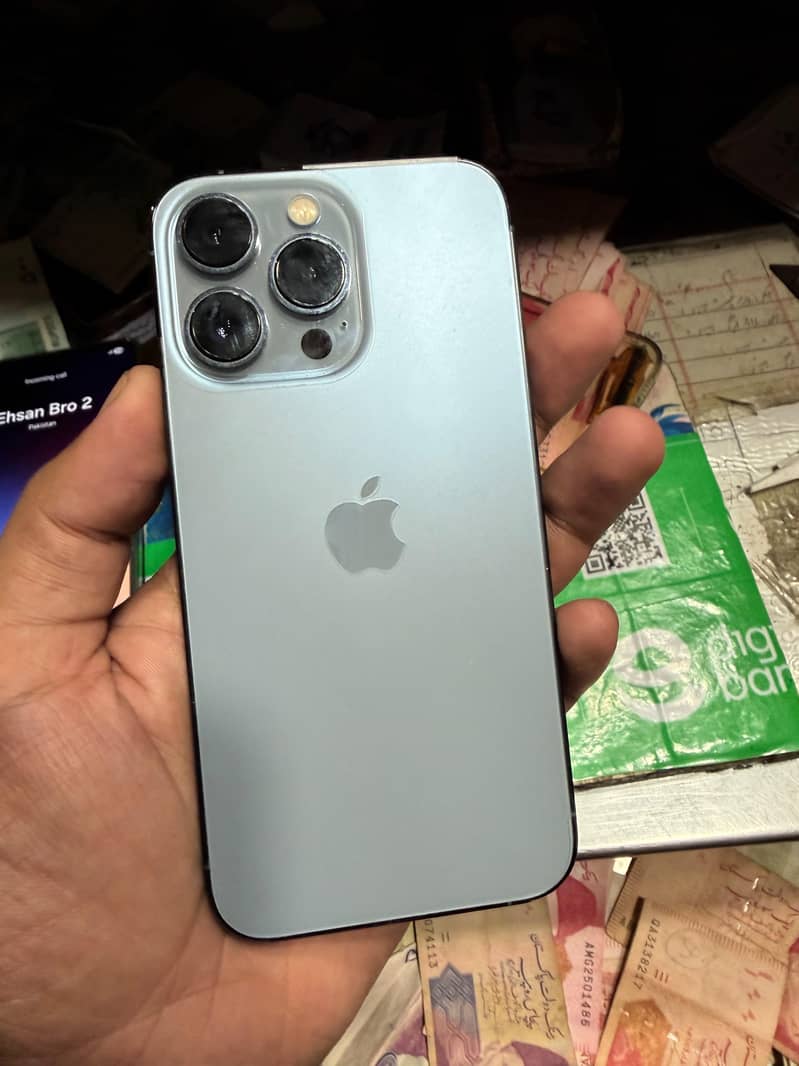 Apple iPhone 13 Pro 2