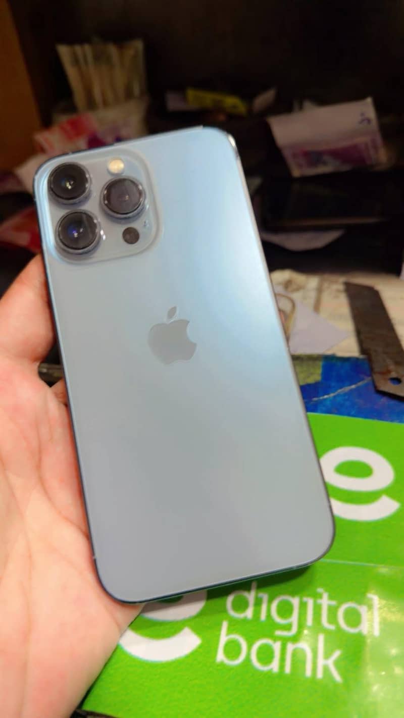 Apple iPhone 13 Pro 3
