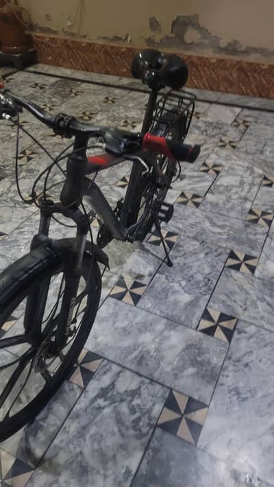 Stylish Black & Red Bicycle for Sale – Good Condition